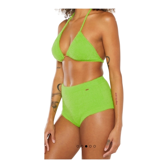 FLUFF IT UP BOOTY SHORT- KELLY GREEN SIZE MEDIUM - Picture 4 of 10